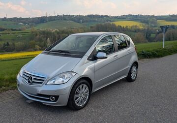 Mercedes-Benz A 180 93.000 km 6.750 &euro; Essen 45239